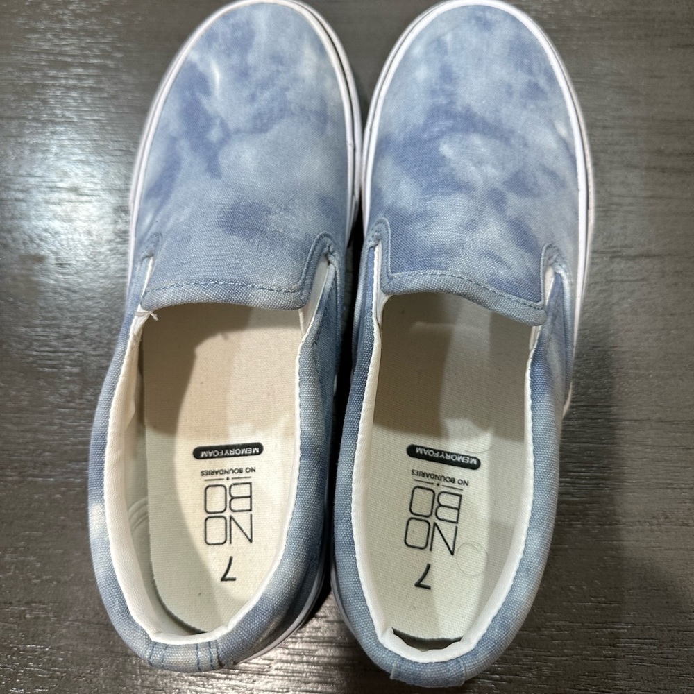 Women no boundaries slip ons